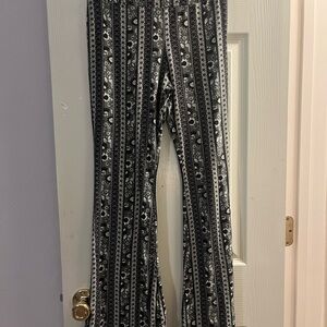 Chic Black and White Patterned Pants